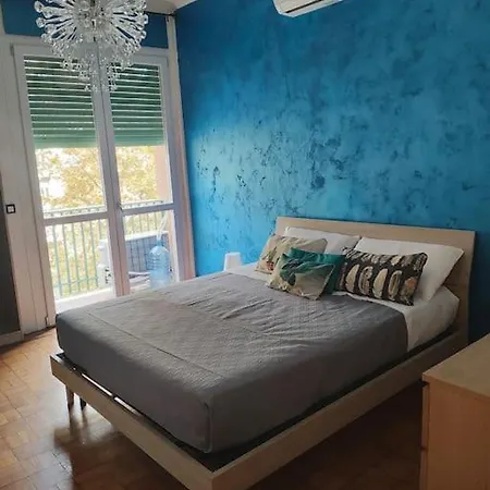 Casa Di Dondi アパート